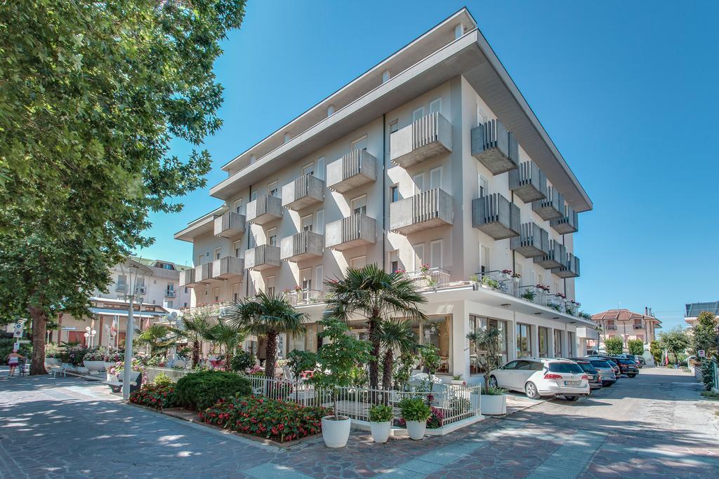 Hotel Garden Μπελάρια-Ιτζέα Μαρίνα Εξωτερικό φωτογραφία